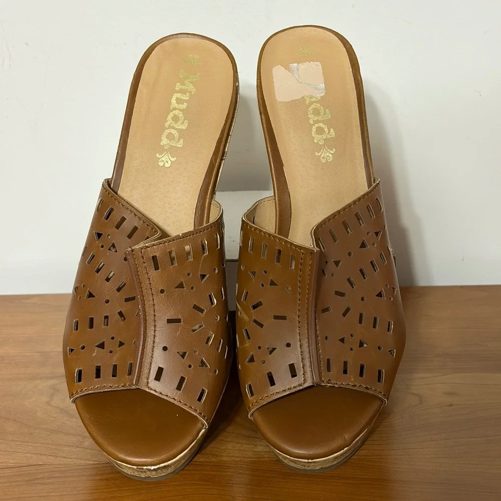 Mudd Womens Khloe Cognac Brown Laser Cut‎ Cork Wedge Platform Sandals Size 8.5